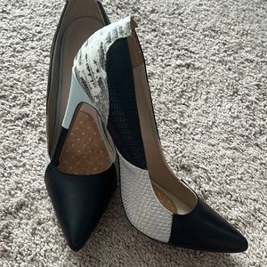 Also slight worn heels